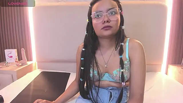 Aisha_Leenss' Live XXX Chat