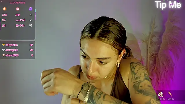 april_dumont élő XXX-chatje