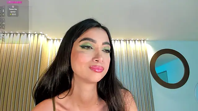 ValeriaVelvet Adlı Modelin Canlı XXX Sohbeti