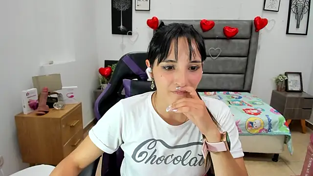 Chat +18 de Tania_Duque ao vivo