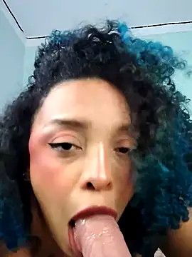 nessa_wine élő XXX-chatje