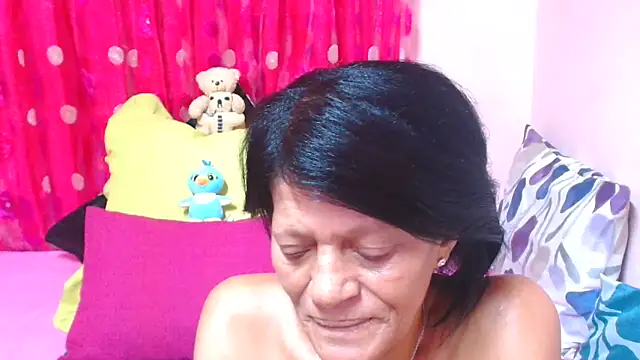 SLUTTYROXY's Live XXX Chat