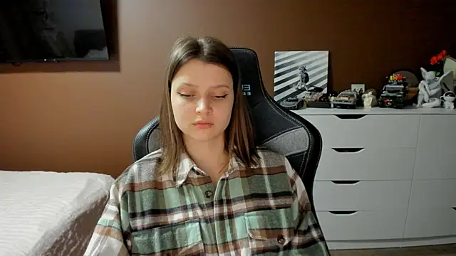 SoniNesti's Live XXX Chat