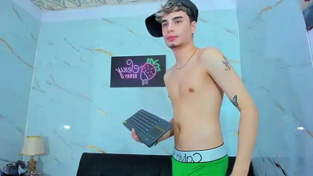 Alex_jeins_at Adlı Modelin Canlı XXX Sohbeti