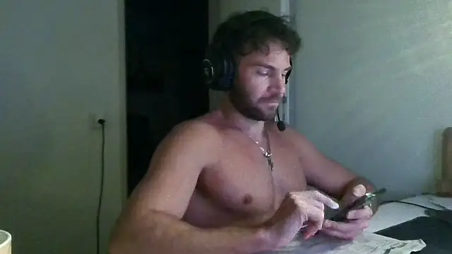 alpha-hunk Adlı Modelin Canlı XXX Sohbeti