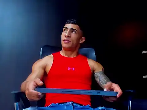 adrian_ray's Live XXX Chat