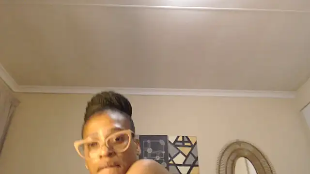 Creamyass22's Webcam Show