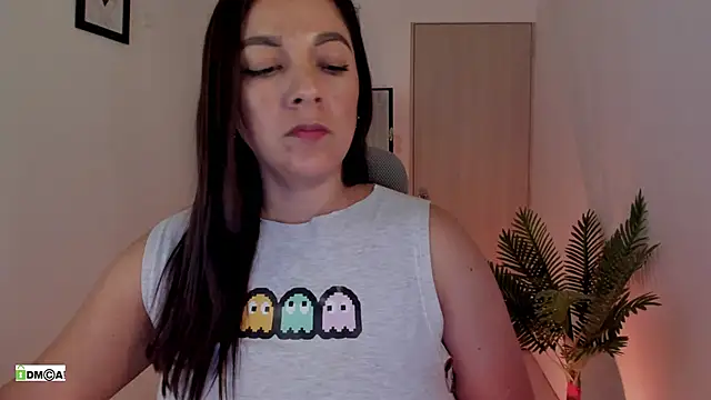 urcute_kitten's Live XXX Chat