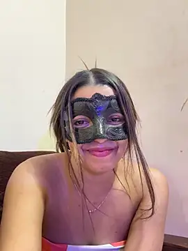 Im_Sakshi_ Show in webcam