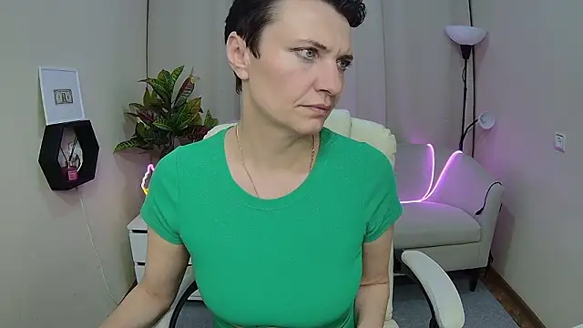 دردشة AvaSaturnian الجنسية المباشرة