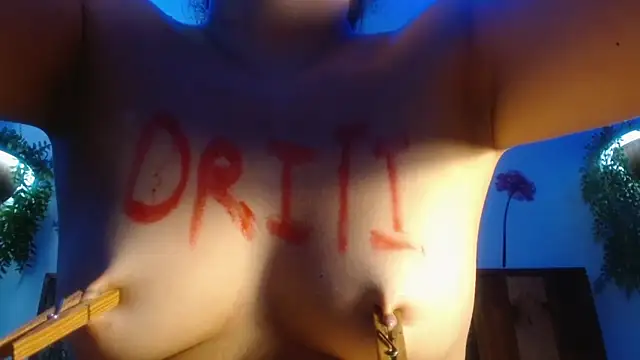 XXX chat uživo modela DaMikaela_