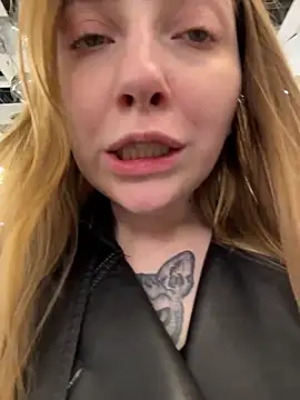 Sunny___Bunny Adlı Modelin Canlı XXX Sohbeti