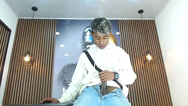 دردشة TonnyMarck الجنسية المباشرة