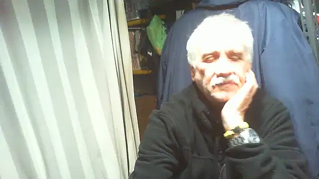 دردشة nonnomaturobisex الجنسية المباشرة