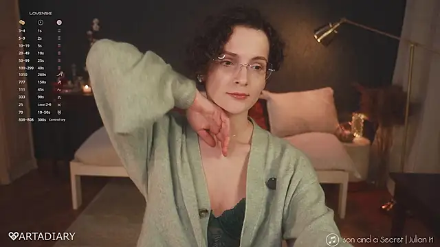 _arta_ élő XXX-chatje