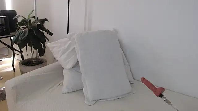 MIYESSI's Live XXX Chat