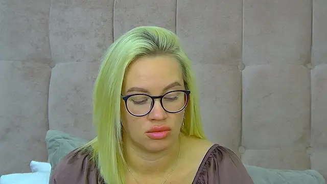 MariaNeumann Chat XXX in diretta