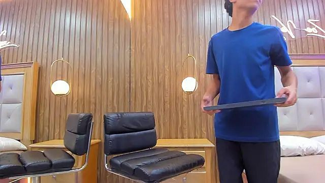 adams_bobby 现场XXX聊天