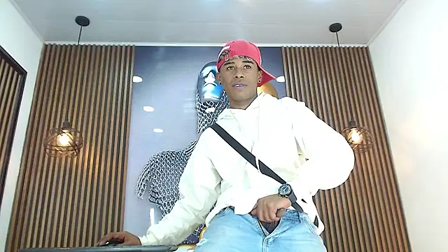 TonnyMarck Adlı Modelin Canlı XXX Sohbeti