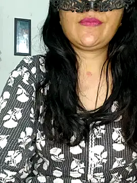 BhabhiPooja69 Adlı Modelin Canlı XXX Sohbeti
