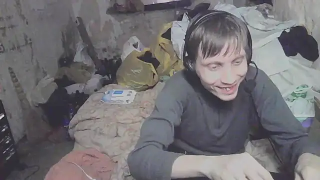 makarov1993 Adlı Modelin Canlı XXX Sohbeti