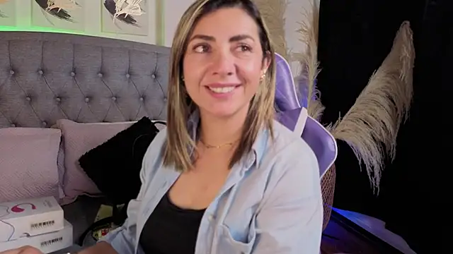 Isabella_lt's Live XXX Chat