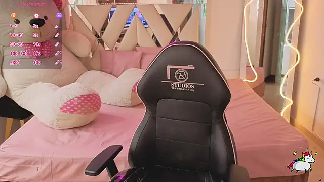 SABRIINA_TAY Adlı Modelin Canlı XXX Sohbeti