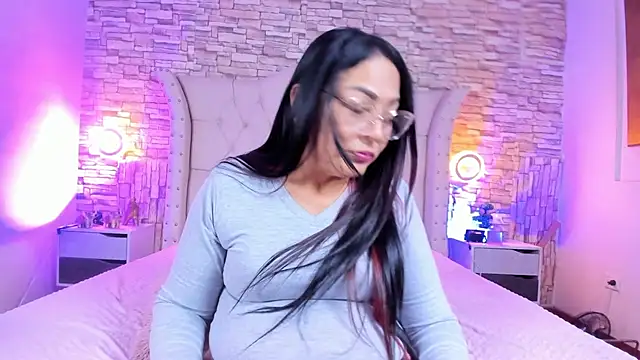 Gina_Myers live XXX chat