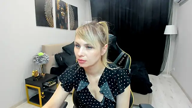 LindaSandy_1のライブXXXチャット