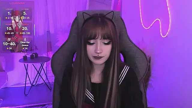 LiliLuna: онлайн-секс-чат