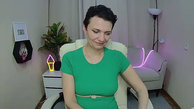 AvaSaturnianのライブXXXチャット