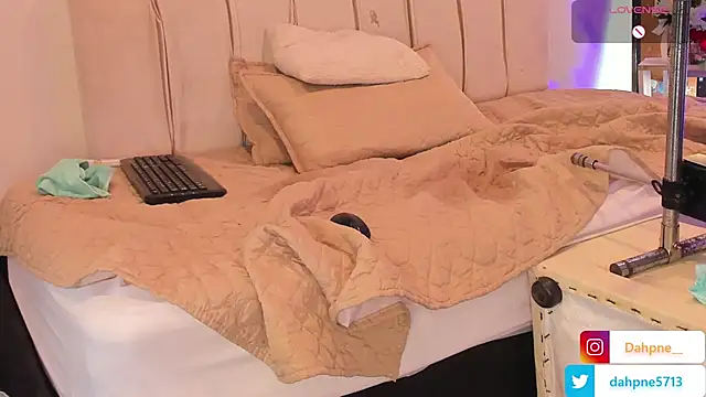 Daphne___ Live XXX Chat