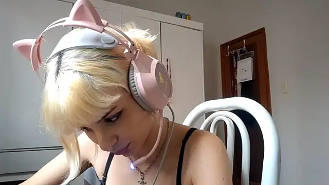 XXX chat uživo modela JustinCerqueira