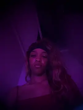 zandralanea: διαδικτυακό σόου στην κάμερα