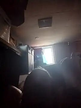 XXX chat uživo modela AceticPinscher