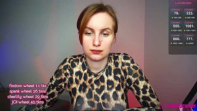 XXX chat uživo modela KinkyMissCherry