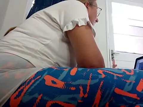 MILEIDE980 live XXX chat