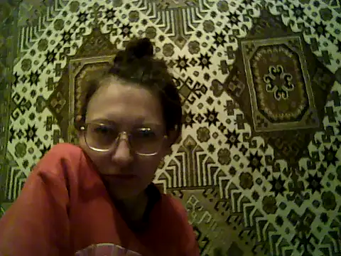 FayInessaKiss live XXX chat