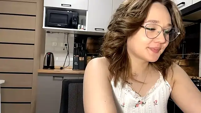 AinaSmith Adlı Modelin Canlı XXX Sohbeti