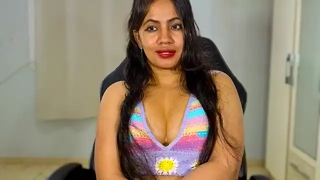 Chat +18 de FannyXhot ao vivo