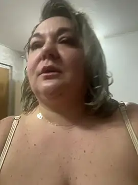 MikyVesela Adlı Modelin Canlı XXX Sohbeti