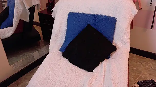 Catwhite_ Adlı Modelin Canlı XXX Sohbeti