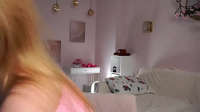 Chat +18 de SunnivaCovil ao vivo