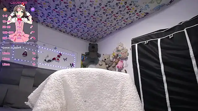 Sharloth_milf 现场XXX聊天