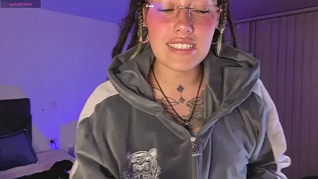 _sharlotte777のライブXXXチャット