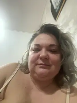 MikyVesela 现场XXX聊天