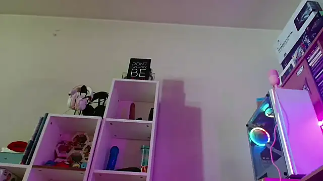 SmokyDeen Live XXX chat