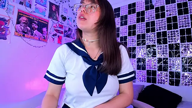 แชท XXX สดของ UchikyDoll