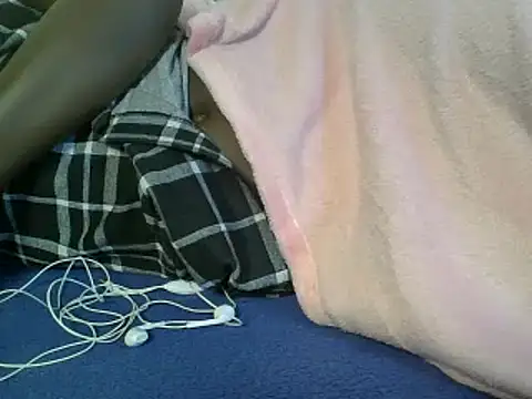 Show modela Smomo92 na web-kameri