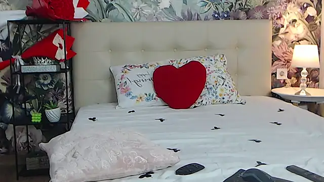 RoseDiamond06 即時 XXX 聊天